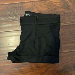 Bebe Y2K Black Cuffed Style Brand New Shorts Feminine Resort Brunch Event Work